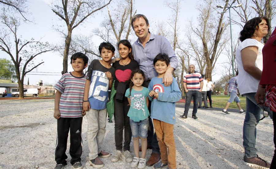 Cascallares recorrió obras en la nueva plaza "Almafuerte" de Glew