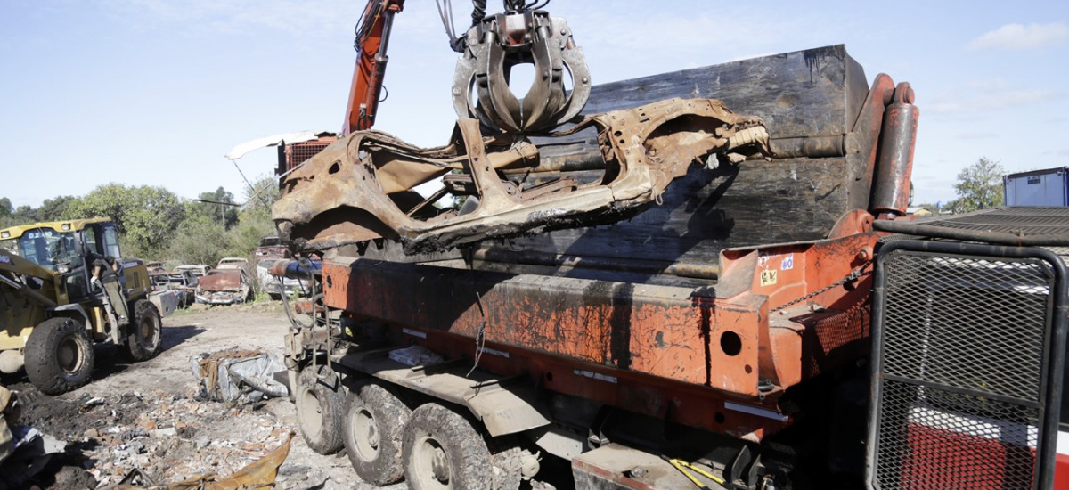 El Municipio de Alte. Brown avanza con la compactación de vehículos