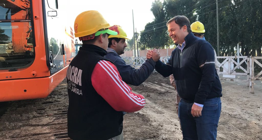 Cascallares recorrió una obra de agua potable que beneficiará a cientos de miles de vecinos de Brown