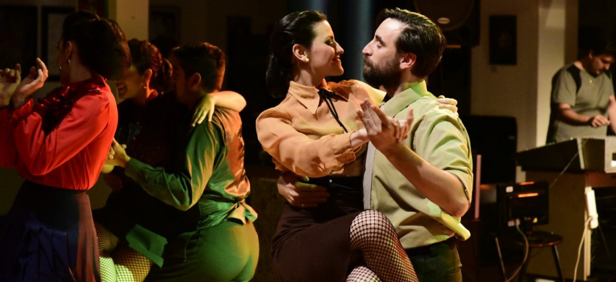 Almirante Brown brilla con el festival de tango en el siglo XXI
