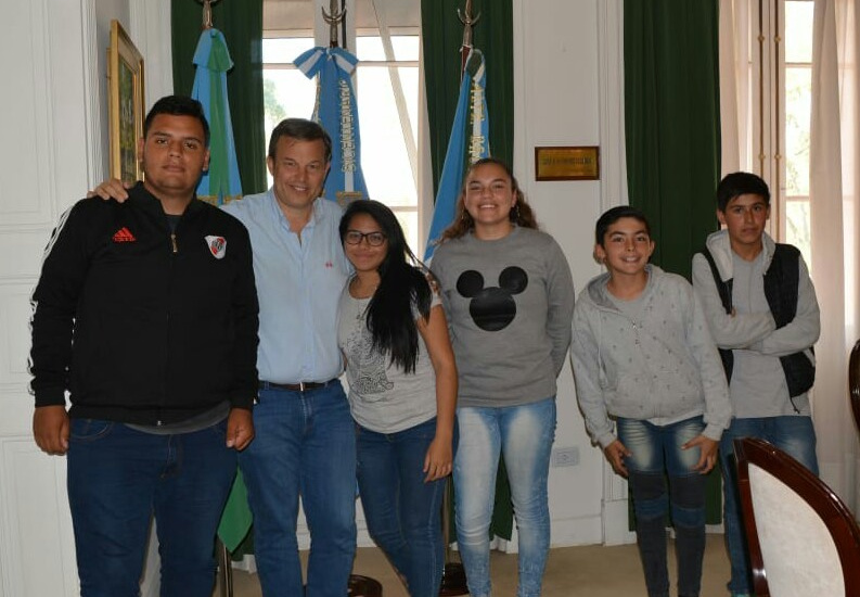 Alumnos de la escuela N° 21 de Burzaco entrevistaron al intendente Cascallares