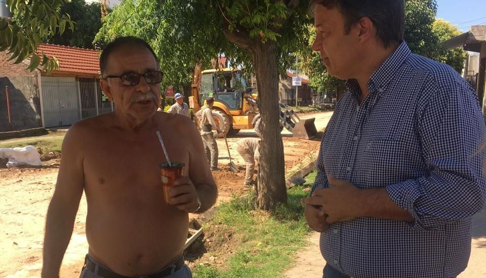 Recorrida de Cascallares por obras de asfalto junto a los vecinos
