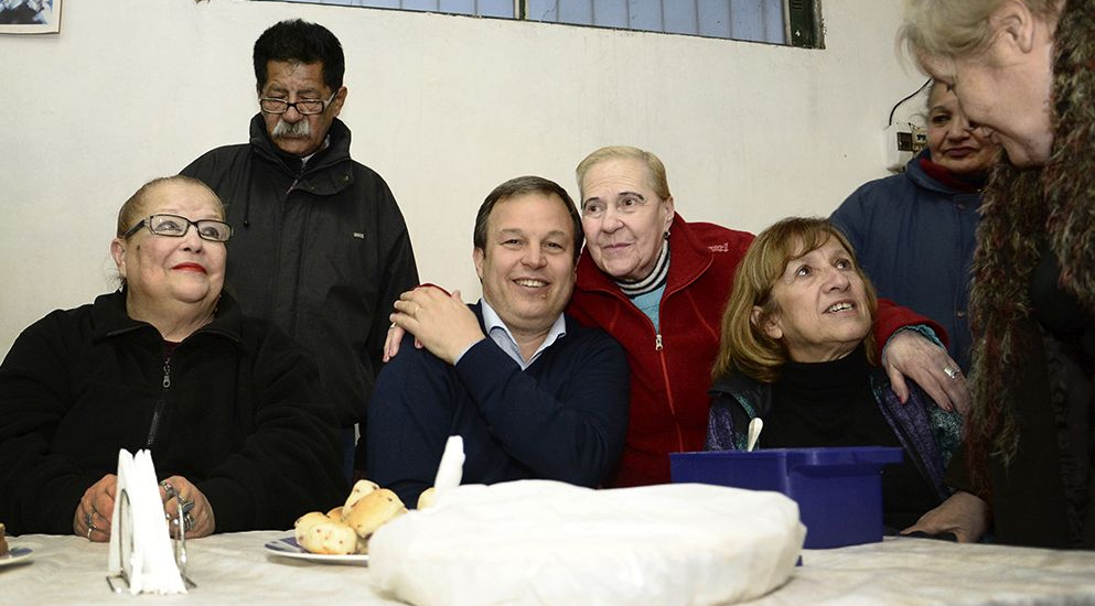 Cascallares junto a las instituciones de Almirante Brown