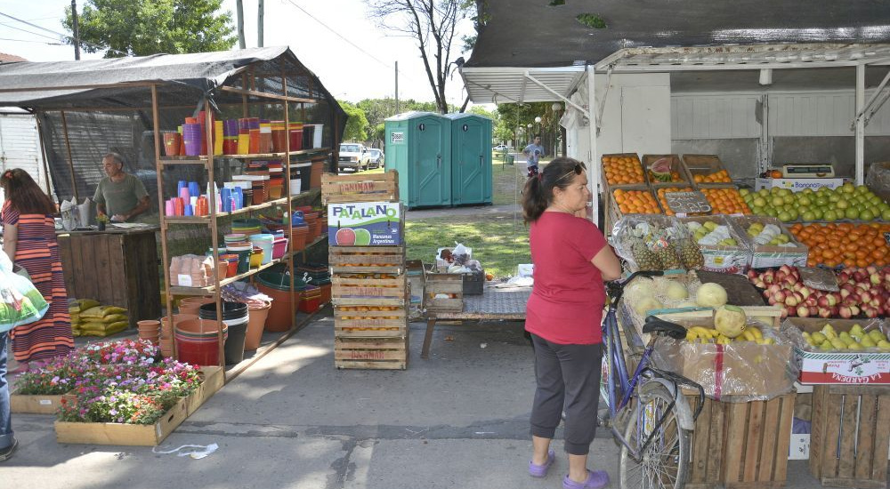 El municipio instala baños químicos en las ferias francas de Brown
