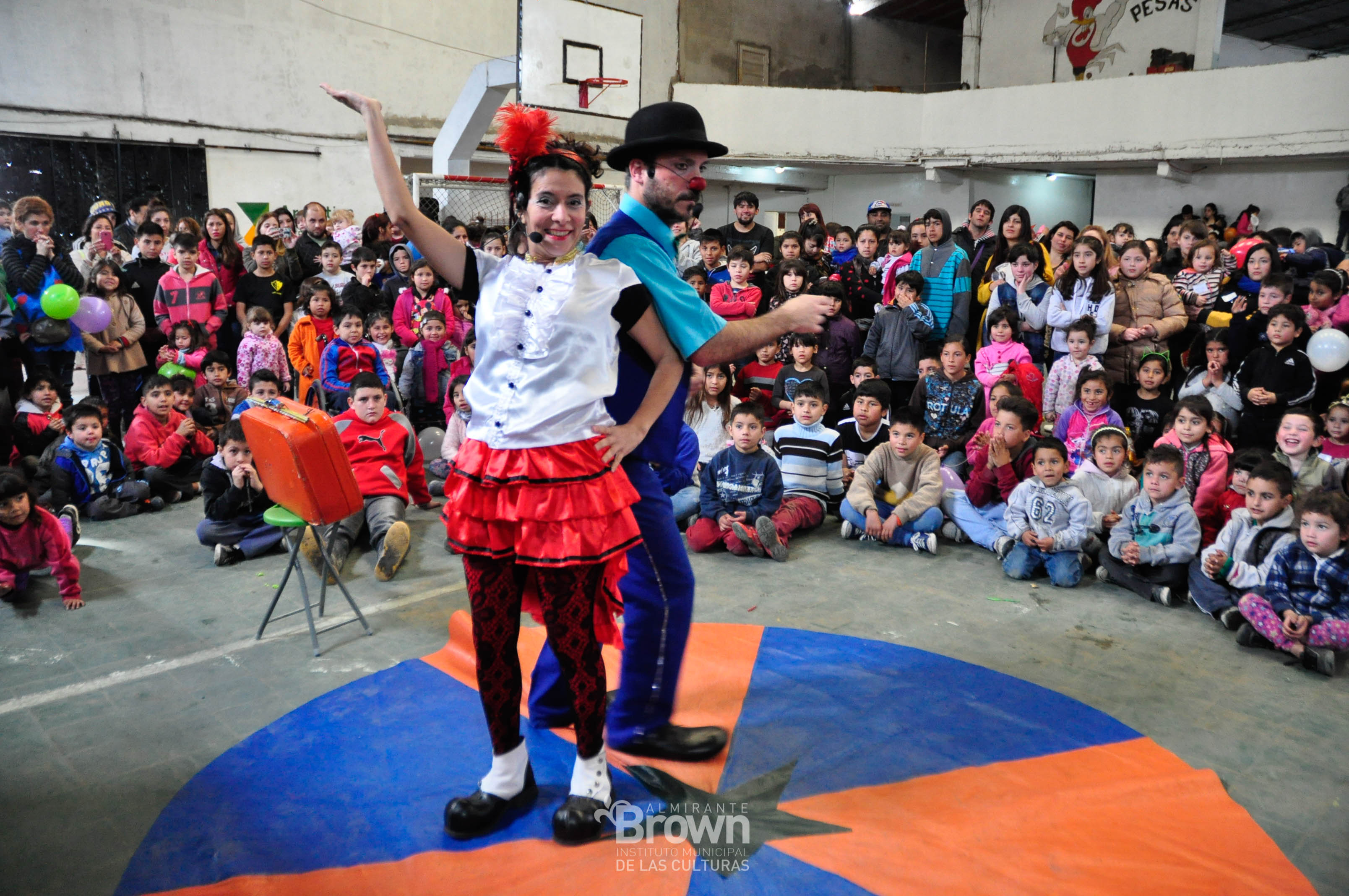 EL MES DEL NIÑO A TODA DIVERSIÓN EN DISTINTOS ESCENARIOS DE BROWN