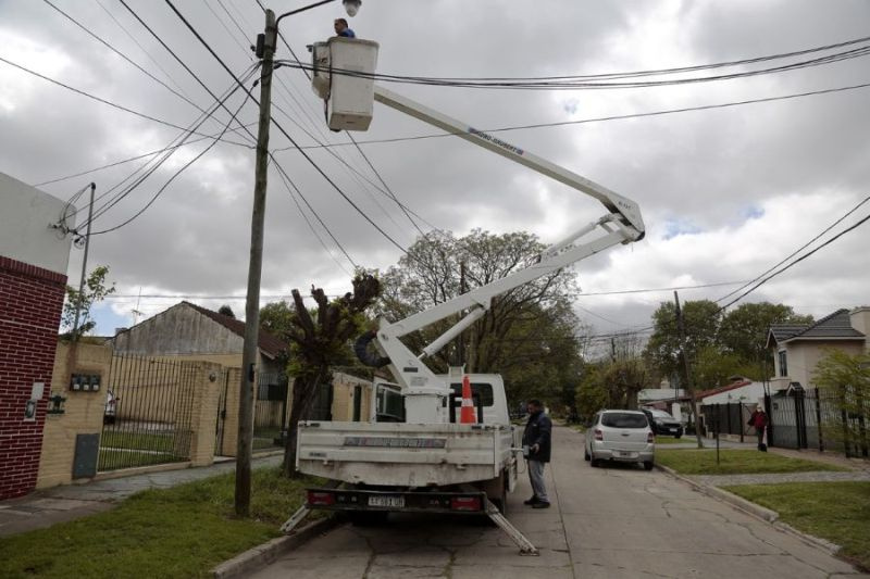 El municipio avanza con la instalación de miles de luces led
