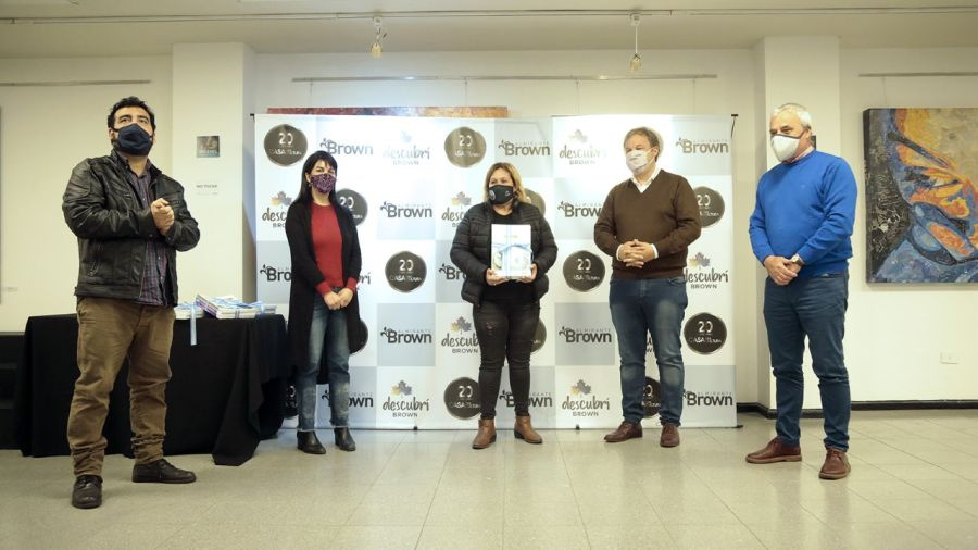 Cascallares encabezó junto a provincia la entrega de títulos y libros del plan Fines