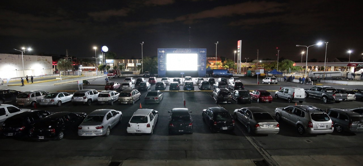 Más de 500 familias disfrutaron del Autocine Científico en Almirante Brown