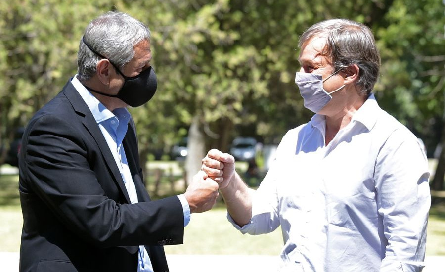 Cascallares firmó acuerdo con Ferraresi para la construcción de viviendas