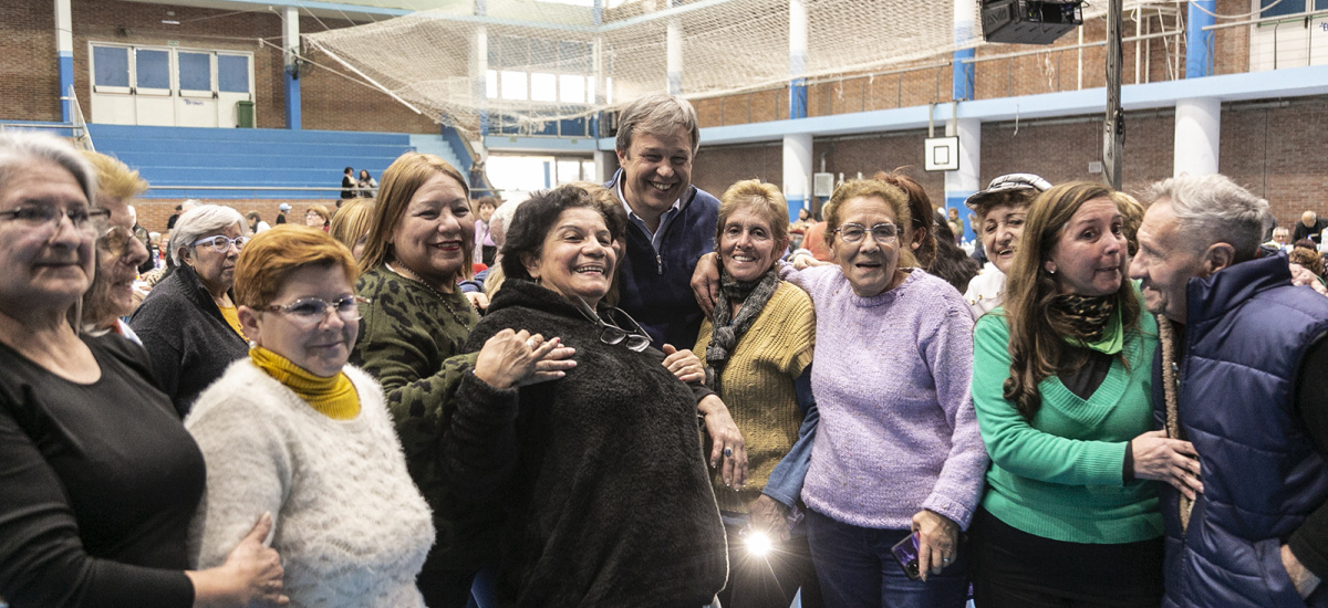 Cascallares y Fabiani celebraron el Día de los Abuelos con 1.500 adultos mayores de Alte Brown