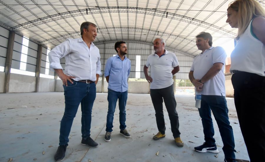Cascallares y Fabiani recorrieron las obras del nuevo edificio para el Centro de Educación Física Nº 56 de Don Orione